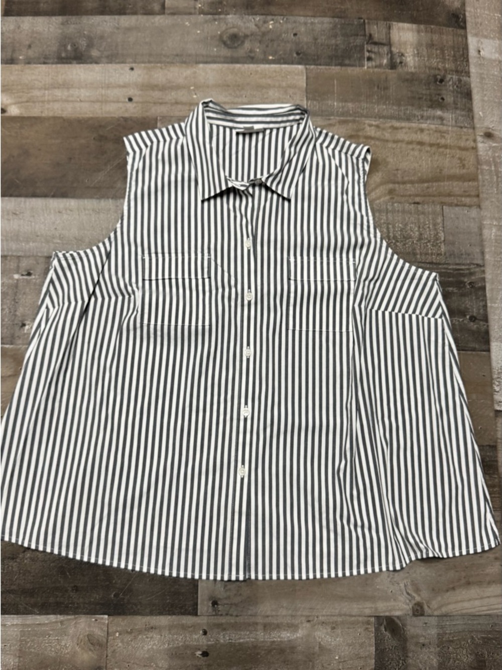 J. Jill Sleeveless Striped Botton Down Top 2x